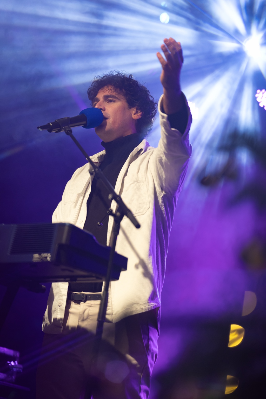 Salvatore De Concilis connecting with the audience during a live performance